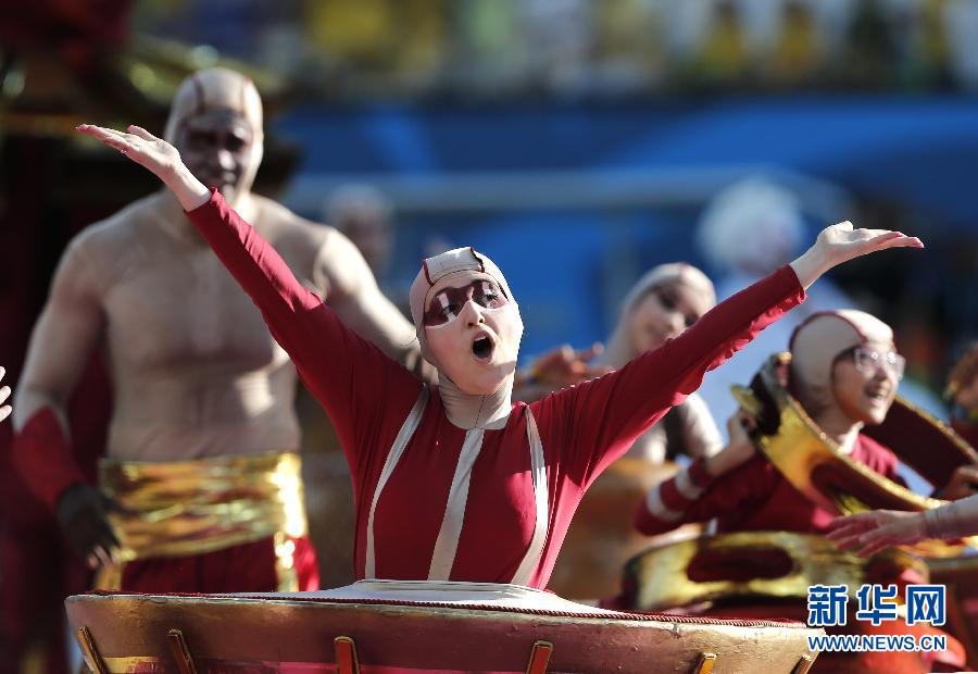 Фотоленты: Яркие моменты на церемонии открытии Чемпионата мира по футболу 2014 в Бразилии