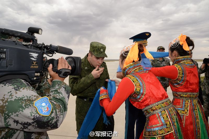 Российские военные прибыли в Китай для участия в учениях ?Мирная миссия — 2014?