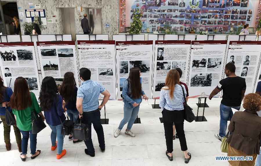 В Москве состоялась фотовыставка "Рука об руку -- фотографии совместного сопротивления Китая и России Фашистам"