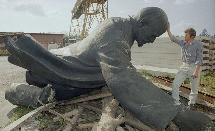 Коммунизм пал, бренд остался