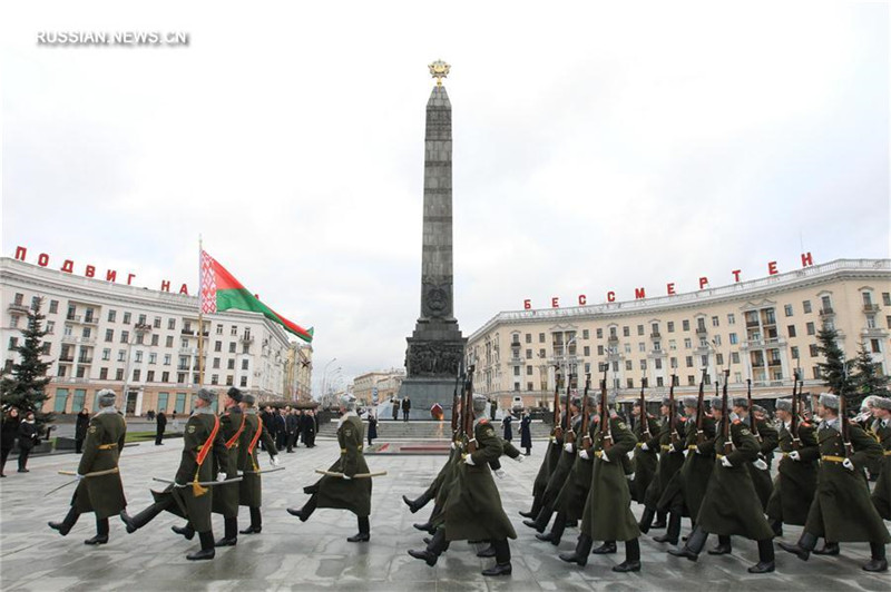 Глава правительства Словакии возложил венок к монументу Победы в Минске