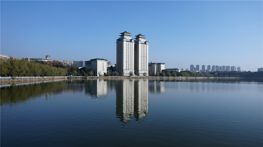 Ухань. Библиотека Юго-центрального национального университета (South-Central University for Nationalities)