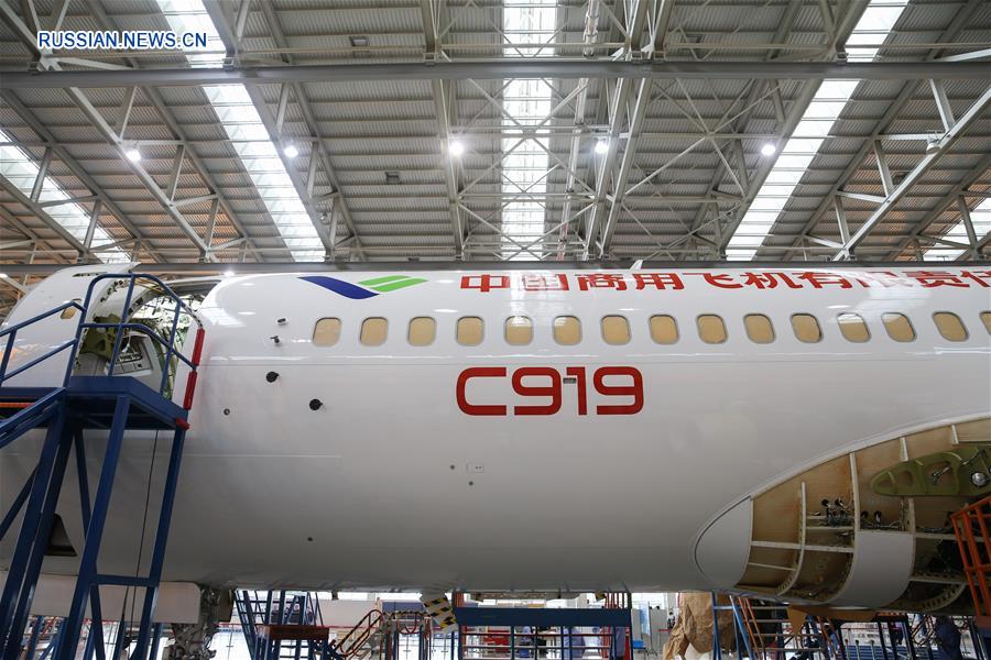 Окончена покраска корпуса нового самолета C919