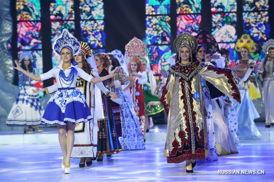 В городе Маньчжоули на севере Китая закрылся 14-й международный конкурс посланниц красоты КНР, РФ и Монголии