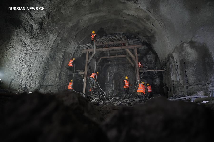 Наполовину проложен тоннель Синьсинбао на чунлийской ветке ВСЖД Пекин -- Чжанцзякоу