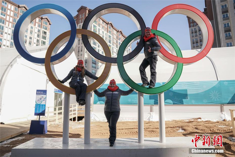 Визит в Олимпийскую деревню перед началом зимних Олимпийских игр-2018