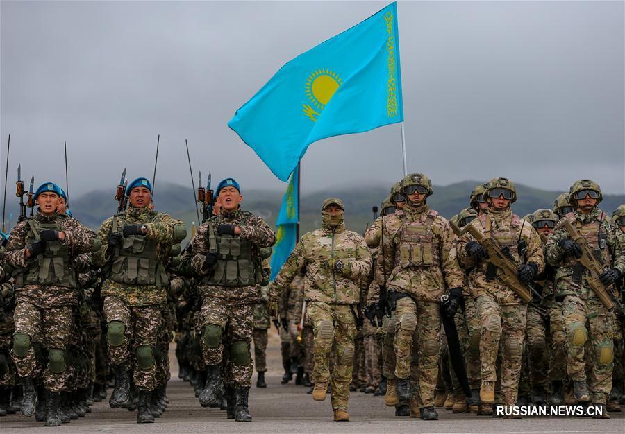 На казахстанской военной базе "Отар" прошла репетиция парада в честь Дня защитника Отечества