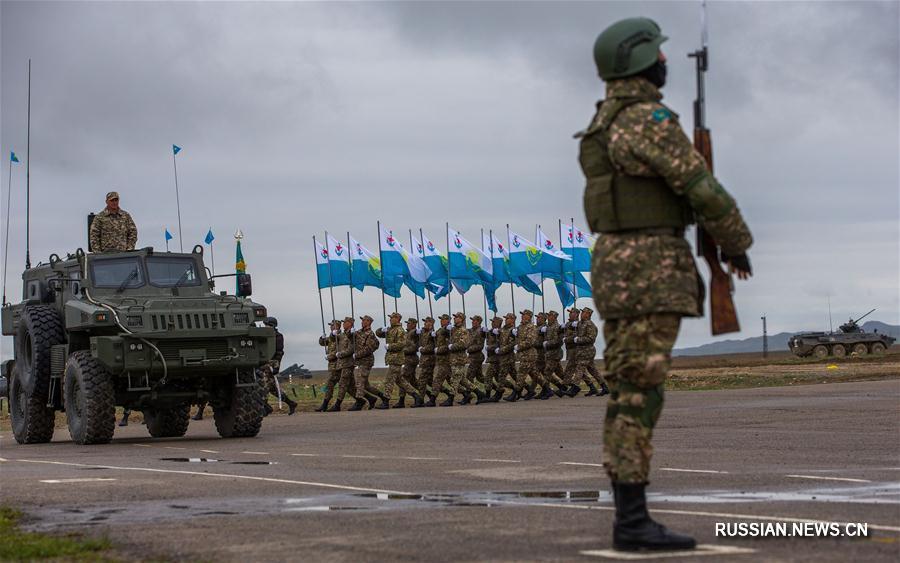 На казахстанской военной базе "Отар" прошла репетиция парада в честь Дня защитника Отечества