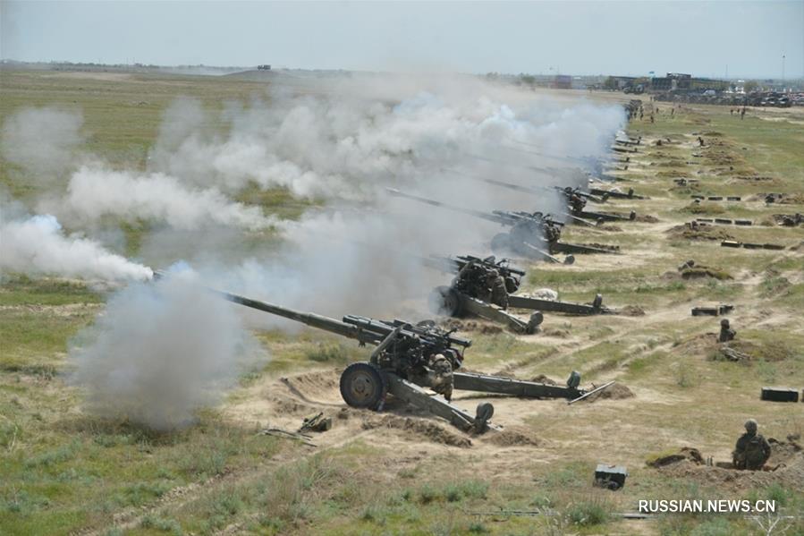 Военный парад на базе Отар в Казахстане