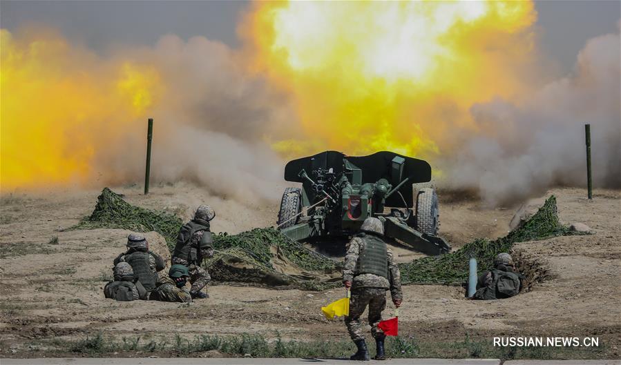 Военный парад на базе Отар в Казахстане