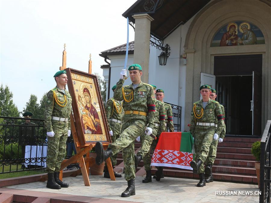 Спустя 77 лет останки погибшего в годы ВОВ в Украине пограничника-белоруса захоронили на родине