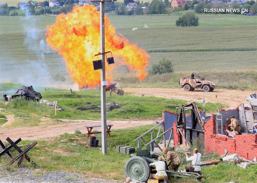 На "Линии Сталина" под Минском прошла военно-историческая реконструкция боев 1941 года