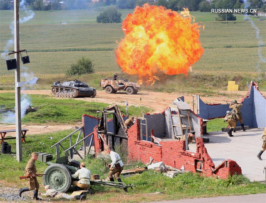 На "Линии Сталина" под Минском прошла военно-историческая реконструкция боев 1941 года