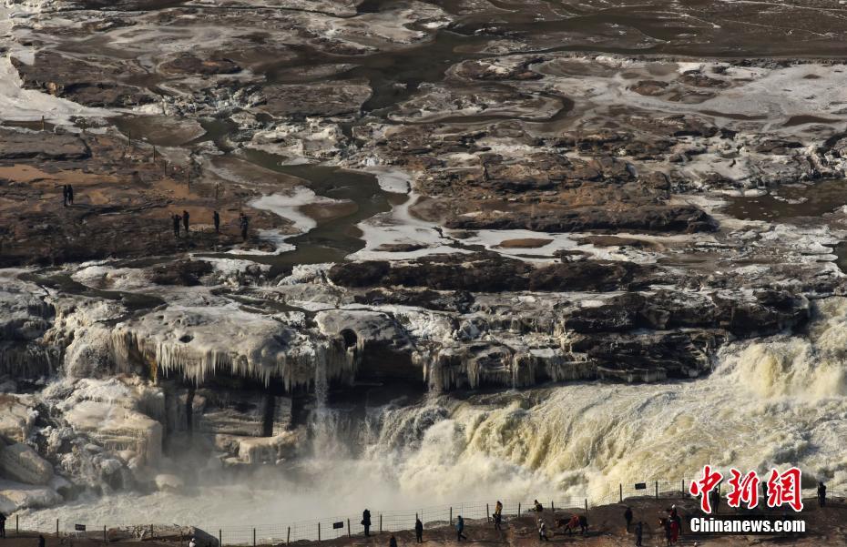 “Ледяноц водопад” появился в в Хукоу 