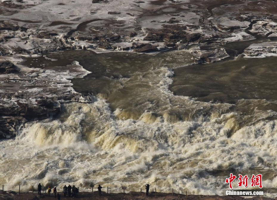 “Ледяноц водопад” появился в в Хукоу 