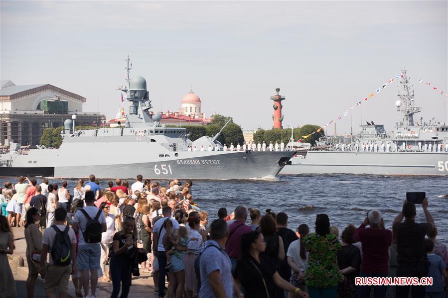 В Петербурге прошла репетиция парад в честь Дня ВМФ