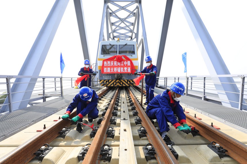 Завершена уклада рельсов на китайско-российском железнодорожном мосту Тунцзян-Нижнеленинское