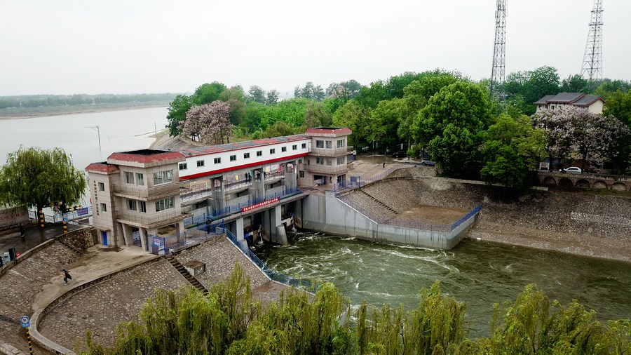 В рамках проекта переброски воды с юга на север Китая было поставлено более 53 млрд кубометров воды