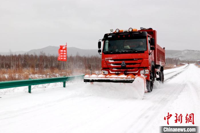 Весенняя снежная буря в городе Мохэ Хэйлунцзяна