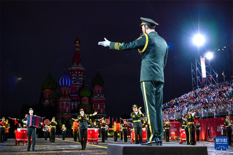 В фестивале "Спасская башня" в Москве участвует Военный оркестр Народно-освободительной армии Китая