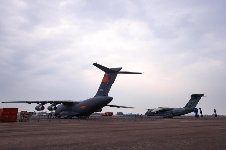 18 сентября, Претория. Китайский военно-транспортный самолет Y-20 /"Юнь-20"/ впервые представлен на Africa Aerospace and Defense. /Фото: Синьхуа/